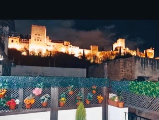 Patrimonio Arabe Vista A La Alhambra Hotel Granada Exterior foto